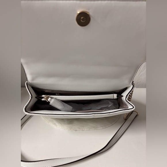 DKNY White Quilted Shoulder Bag with Gold Chain Accent - Picture 4 of 5
